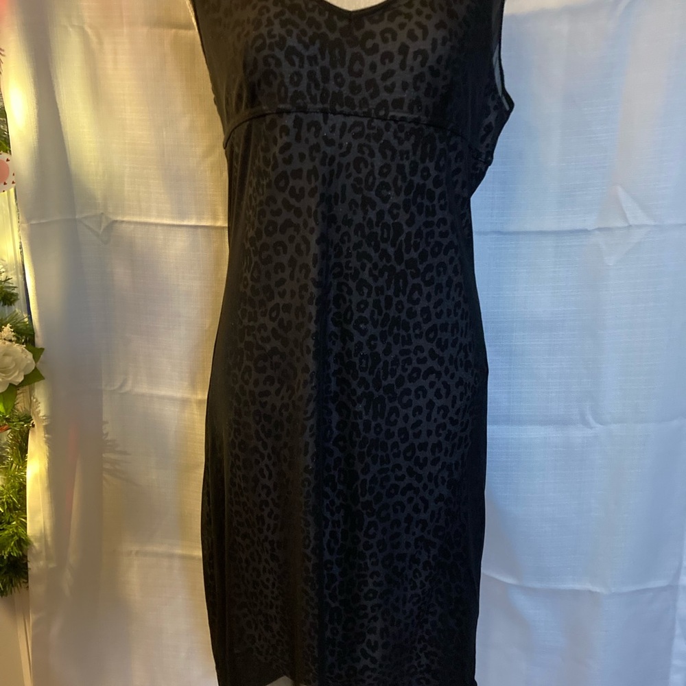 Pre owned Guess size XL in good condition